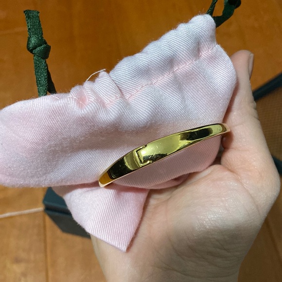 Kate Spade Spot The Spade Gold Tone Bangle - Picture 3 of 3